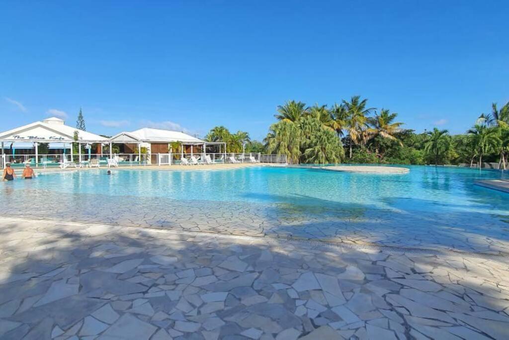 Grand Studio Zen Idealement Situe A Saint-Francois Avec Piscine Et Terrasse Apartment Luaran gambar